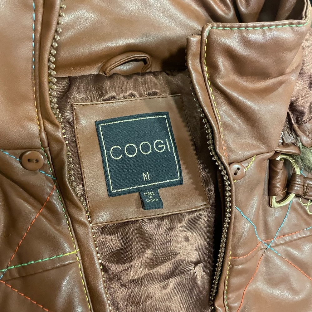woman’s Jacket - Picture 5 of 8
